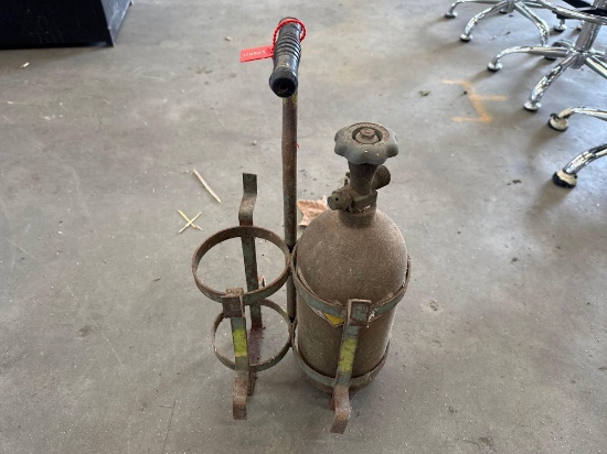 Tank Holder With Small Oxygen Tank