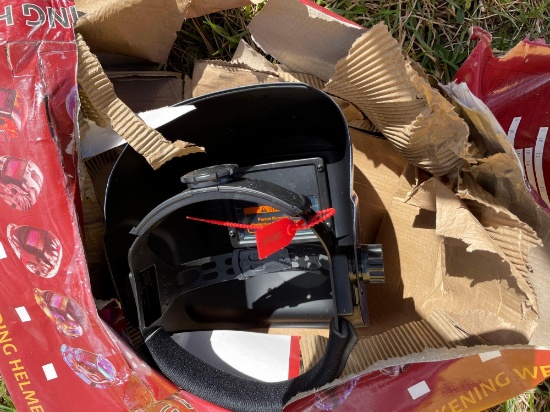 Auto Darkening Welding Helmet