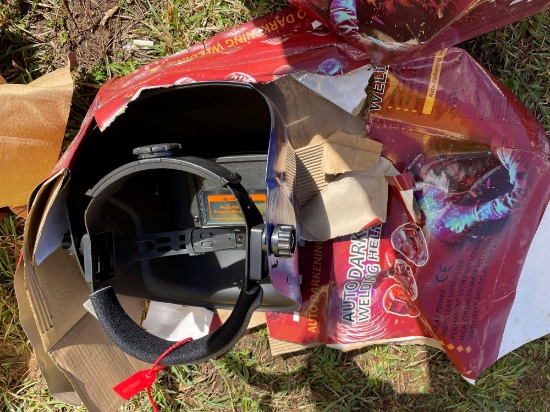 Auto Darkening Welding Helmet