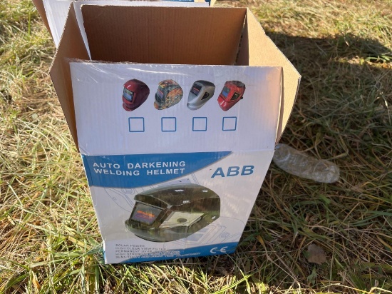 New/Unused Auto Darkening Welding Helmet