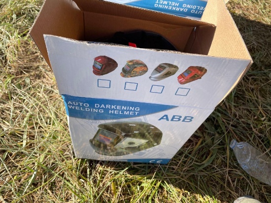 New/Unused Auto Darkening Welding Helmet