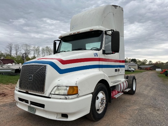 1998 Volvo VN Truck, VIN # 4VA7BBJF2WN759933