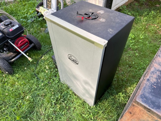 Bradley Electric Smoker and Cover