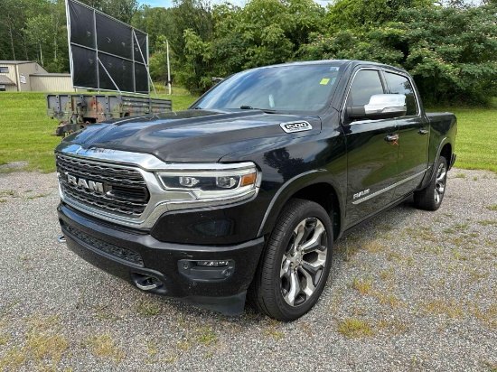 2021 Ram 1500 4x4 Pickup Truck, VIN # 1C6SRFHT4MN528270