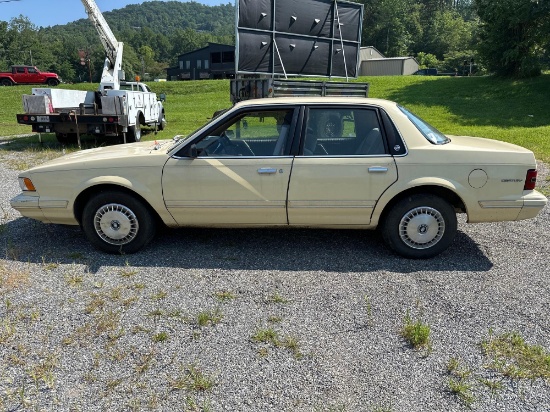 1993 Buick Century Passenger Car, VIN # 1G4AG55NXP6443941