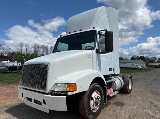 1999 Volvo VN Truck, VIN # 4VG7BBRFXXN772814