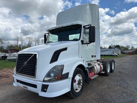 2007 Volvo VNL Truck, VIN # 4V4NC9TG77N443256