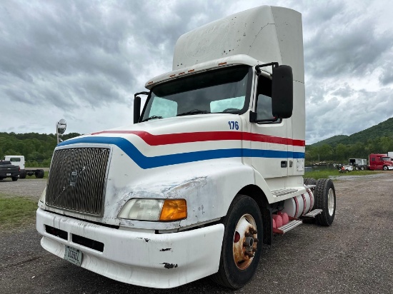 1999 Volvo VN Truck, VIN # 4VA7BBJF9XN770848