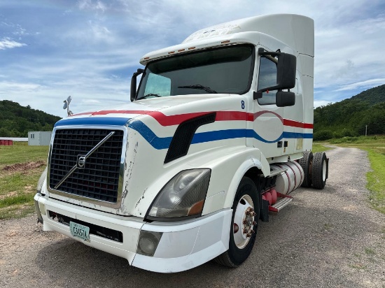 2005 Volvo VNL Truck, VIN # 4V4N19TG15N374986