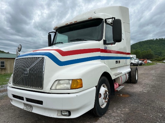 2000 Volvo VNL Truck, VIN # 4V4N21JF5YN250183