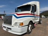 2000 Volvo VNL Truck, VIN # 4V4N21JF4YN250174