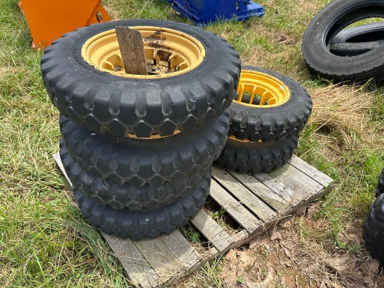 (4) 8 Lung Dual Wheel and Tires