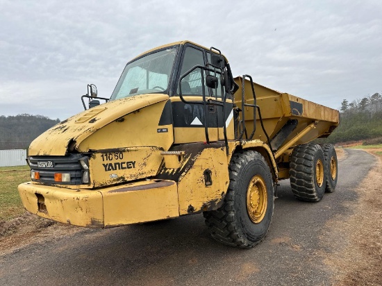 2007 Caterpillar 725 Off-Road Dump Truck