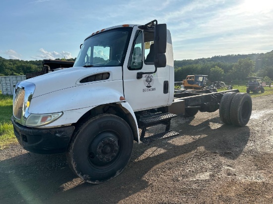 2002 International 4300 Cab and Chassis Truck, VIN # 1HTMMAAP02H548742