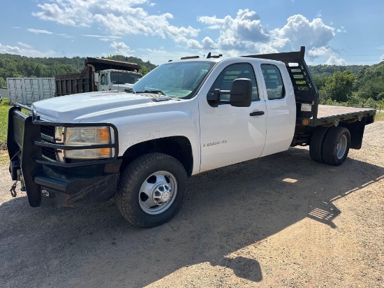 2008 Chevrolet Silverado 3500 4x4 Flatbed Truck, VIN # 1GBJK39608E116423