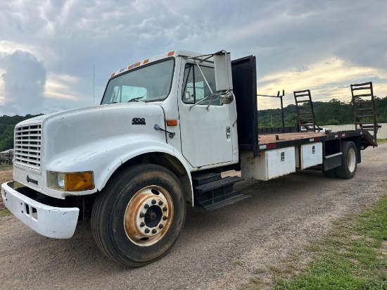 1999 International 4700 Flatbed Truck, VIN # 1HTSCAAM5XH576429