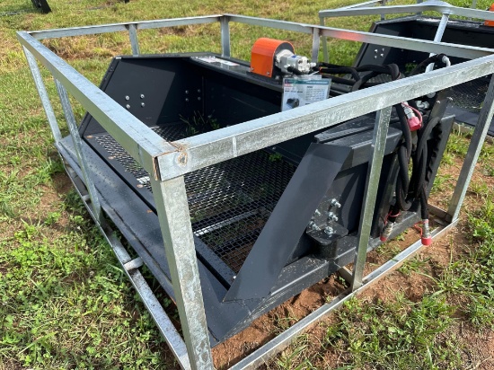 New/Unused Wolverine 72in Quick Attach Screening Bucket