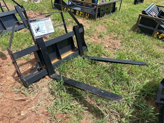 New/Unused Landhonor Mini Skidsteer Pallet Forks