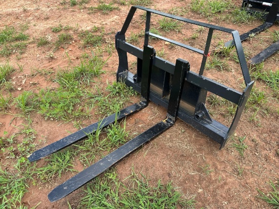 New/Unused Landhonor Mini Skidsteer Pallet Forks