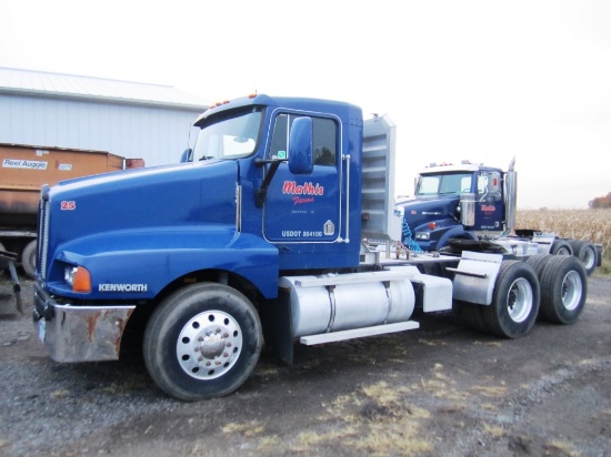 1998 Kenworth T600 Daycab Truck Tractor