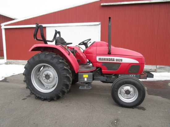 Lot 95-7 - Like New Mahindra 5525 Tractor ONLY 443 Hours
