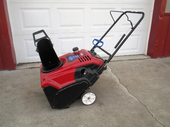 Lot 96-1 - Power Clear 621R Snowblower - NO RESERVE