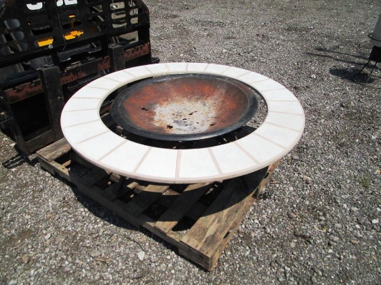 Outdoor Fire Pit - NO RESERVE
