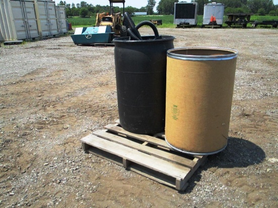 Submersible Pump w/ 2 Barrels of Hose - NO RESERVE
