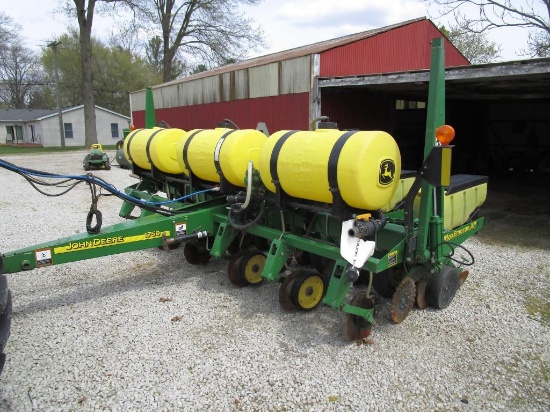 2006 John Deere 1750 Planter - ONE OWNER