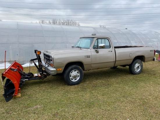 1990 Dodge Ram 250 w/ 8’ Curtis Blade