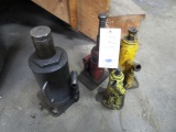 4 Hydraulic Jacks
