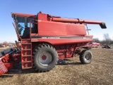 234-1 Case IH 1680 Combine