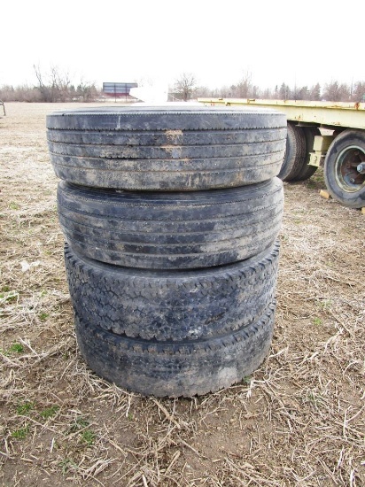 113-24 Lot of 4 Truck Tires 225-70 R19.5