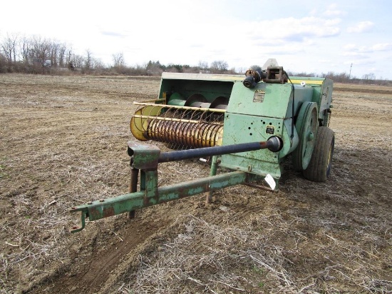 154-6 John Deere 336 Baler