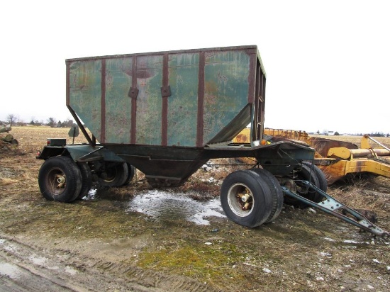 145-9 400 Bushel Fruehauf Hopper Wagon