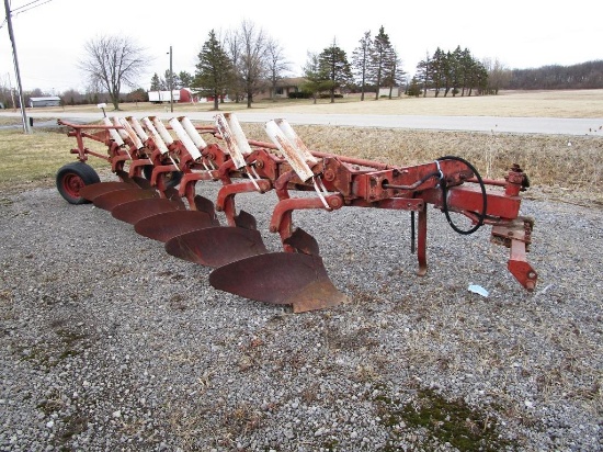 201-1 IH 710 5-16 Auto Reset Plow