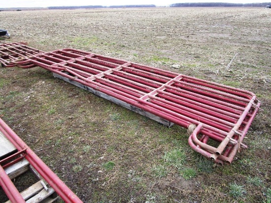 202-4 (4) 16'L x 62"H Cattle/Horse Pen Panels - Bid is by the piece times 4
