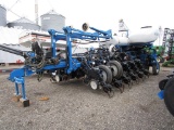 110-1 2015 Kinze 4900 16R Precision Planter