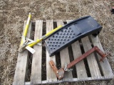 137-35 Pallet w/ Ramps and Traler Hitch/Spare Tire Mount