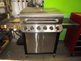 99-443 NEW Char Broil Gas Grill