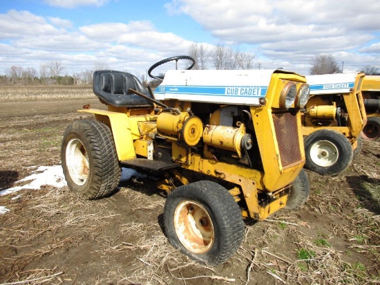 99-366 Cub Cadet 125 Hydro w/ Hyd. Unit - Motor Free