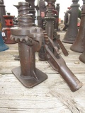 129-242 Antique Worm Drive Jack