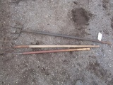 129-275 Lot w/ 2, 3 and 4 Tine Pitchforks