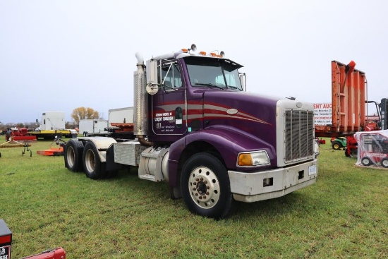 112-4 1999 Peterbilt 385 - ONLY 245k Mi.