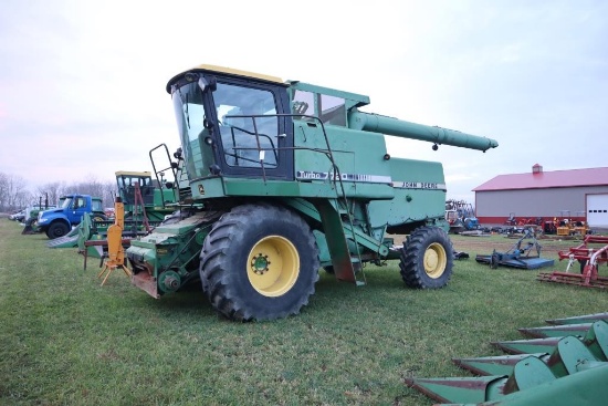 237-1 John Deere 7720 w/ 6R Corn Head & 215 Grain Table - 4WD!!! Runs