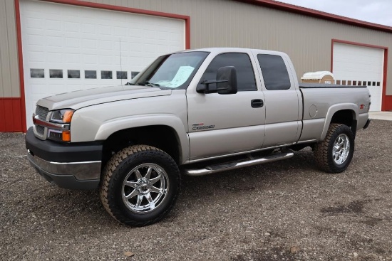 116-8 2004 Chevrolet 2500HD - DURAMAX - Only 96k Orig. Mi.