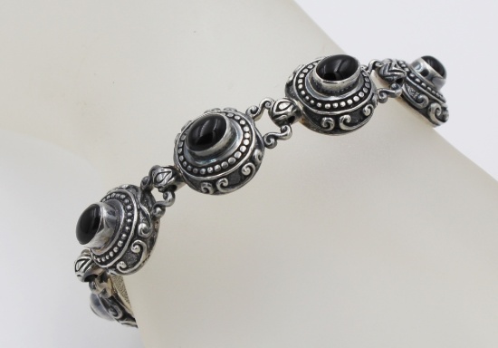 INDONESIA STERLING SILVER AND ONYX BRACELET INDONESIA STERLING SILVER AND ONYX BRACELET. 7" LONG. CL