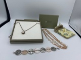 HONORA LOT OF THREE ITEMS