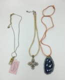 MISC. NECKLACE LOT: