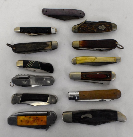Group of thirteen pocket knives